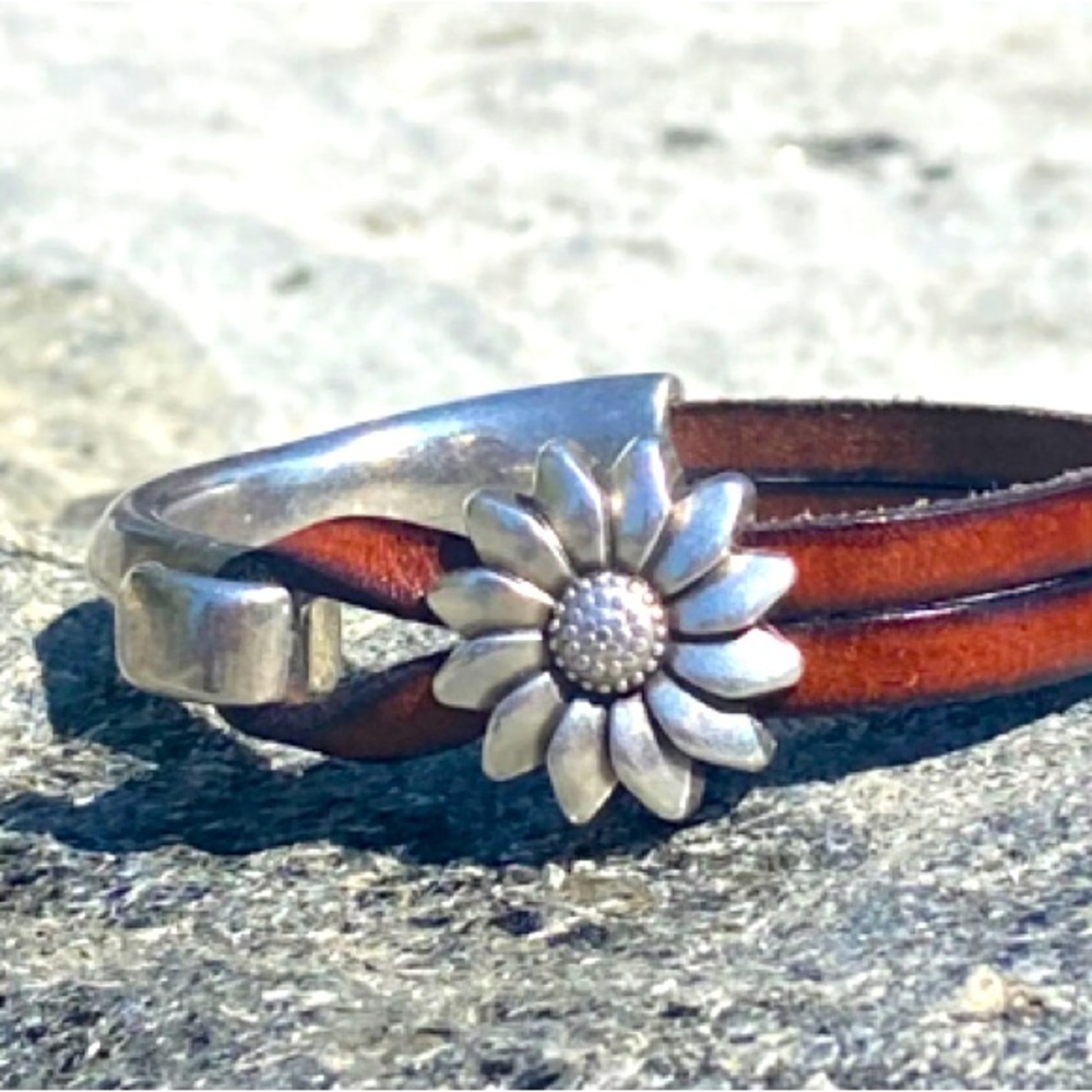 Leather Boho Daisy bracelet